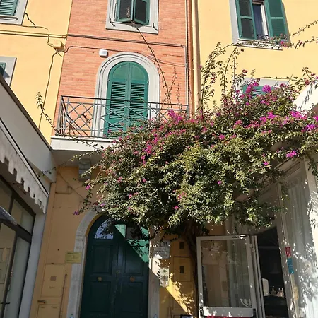 Mucci & Lejlighed Nettuno